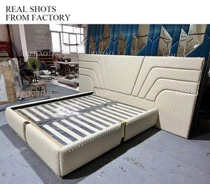 Cama doble de lujo de cuero con almacenamiento y dos mesitas de noche, conjunto de muebles de diseño italiano moderno tamaño King - Product Image 5