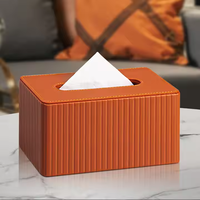 Estante de almacenamiento de cuero multifuncional con logotipo personalizado organizador de escritorio de oficina caja de pañuelos de hotel creativa con características personalizadas