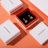 Boîtes d'emballage rigides carrées en papier écologique pour bijoux avec finition mate pour bracelets et bagues