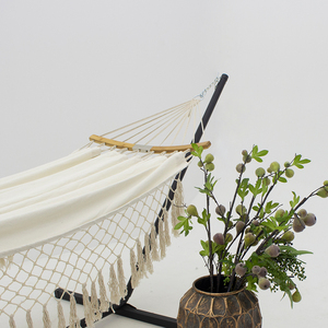 <span class=keywords><strong>Hamac</strong></span> portable de randonnée en coton avec <span class=keywords><strong>barre</strong></span> incurvée <span class=keywords><strong>Hamac</strong></span> en <span class=keywords><strong>toile</strong></span> en coton Hamaca <span class=keywords><strong>Hamac</strong></span> de voyage en plein air - Product Image 2