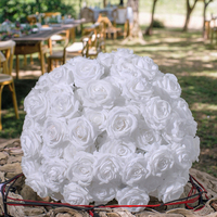 Boule de fleurs artificielles en soie blanche de haute qualité, en tissu durable, pour centres de table de mariage et décorations de mariage pour la fête des pères