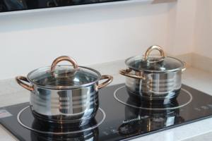 Batterie de cuisine polyvalente en acier inoxydable, comprenant des casseroles et une marmite, parfaite pour une cuisine saine et des plats délicieux - Product Image 2