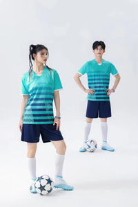 Venta al por mayor nuevo diseño mujeres uniformes de fútbol trajes ropa deportiva hombres niños KIT DE FÚTBOL Camisetas conjuntos - Product Image 5