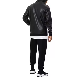 Vêtements pour hommes de haute qualité, <span class=keywords><strong>sweat</strong></span>-<span class=keywords><strong>shirt</strong></span> à capuche en cuir PU personnalisé, <span class=keywords><strong>sweat</strong></span>-<span class=keywords><strong>shirt</strong></span> noir à capuche avec grande <span class=keywords><strong>poche</strong></span> <span class=keywords><strong>kangourou</strong></span> - Product Image 4