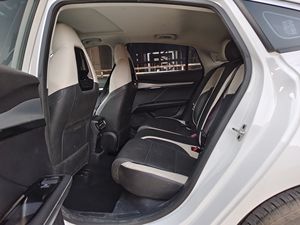 MG MG5 Scorpio Usado de Alta Calidad, Años 2021, 2022 y <span class=keywords><strong>2023</strong></span>, Automático, Cuero, Techo Solar LED, Sedán, Edición Deportiva de Lujo Trophy - Product Image 4
