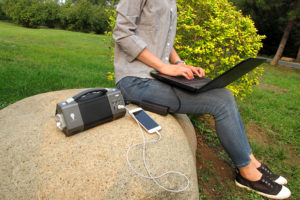 Shinefar pin lithium di động Trạm điện 150W sạc nhanh năng lượng mặt trời Máy phát điện - Product Image 5