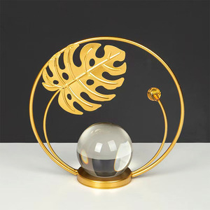 Décoration créative de boule de cristal de la feuille k9 de turtleback en métal en gros, style noble européen de sens élevé de décoration à la maison - Product Image 4