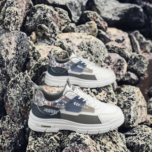 Nouvelle Tendance Mode 2025 : Chaussures de Skateboard Homme d'Extérieur Imperméables, Résistantes à l'Usure et Antidérapantes pour le Sport, les Loisirs et le Travail - Idéales pour le Printemps - Product Image 3