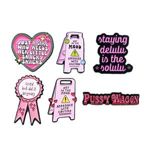 เข็มกลัดรูปหัว<span class=keywords><strong>ใจ</strong></span>สีชมพู ซีรีส์ Pink พร้อมข้อความภาษาอังกฤษแบบกำหนดเอง สไตล์ป้ายโฆษณา เครื่องประดับแฟชั่นข้ามพรมแดน เทคนิคการเคลือบน้ำมัน - Product Image 5