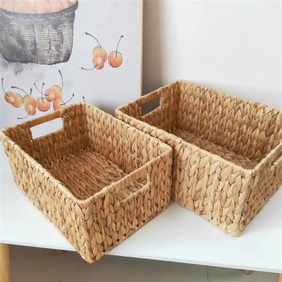 Amazon Hot Selling Nordic Wind Natural Straw Water Hyacinth Basket With Handles Dirty Clothes Storage Basket Gift Box