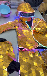 Costume de scène <span class=keywords><strong>punk</strong></span> doré personnalisé Efun, miroir acrylique, spectacle de performance, fête d'<span class=keywords><strong>Halloween</strong></span>, cosplay - Product Image 3