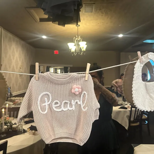 Pull personnalisé brodé à la main avec prénom pour bébé, cadeau d'anniversaire pour bébé, fille et garçon - Product Image 4