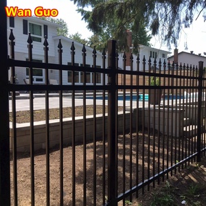 Chất lượng cao thép đen 6 feet hàng rào hình ống đa năng trang trại <span class=keywords><strong>picket</strong></span> hàng rào cho Bảo mật nhà ngoài trời bảo trì thấp - Product Image 3