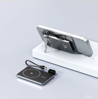 Banco de Energía Inalámbrico Magnético 2 en 1, 5000 mAh, Carga Rápida de 20 W, Portátil con Pantalla LED y Soporte para Uso en Exteriores