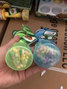 Emocionante juguete de dulces con temática de dinosaurio para fiestas infantiles con juguetes de abanico con dulces disponibles en tiendas de confitería - Product Image 3