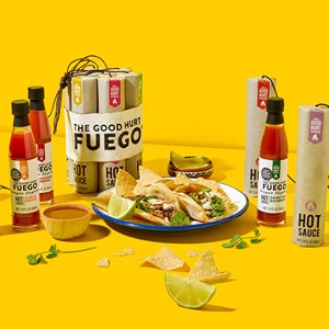 Set <span class=keywords><strong>de</strong></span> Regalo <span class=keywords><strong>de</strong></span> Salsas Picantes en Botellas <span class=keywords><strong>de</strong></span> Vidrio, Diseño Moderno, Empaque Original, Incluye Sabores Habanero, Ghost Pepper y Smoky Bourbon - Product Image 3