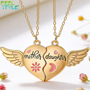 Collana con Ciondolo a Cuore e Ali d'Angelo in Ottone Placcato Oro 18K, Gioiello Romantico, Regalo per Madre e <span class=keywords><strong>Famiglia</strong></span> - Product Image 4