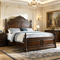 Cadre de lit en bois foncé de style classique européen avec des sculptures ornées pour chambre à coucher de luxe