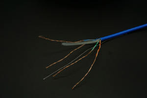 Câble à fibres optiques multicolore Xiniutou X600 Cat6 non blindé, 8 conducteurs, en cuivre sans oxygène, pour connexion de surveillance PoE - Product Image 4