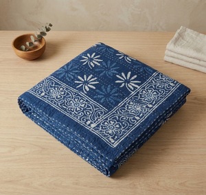 Colcha de Algodón con Diseño Floral Azul, Colcha Kantha India Hecha a Mano, Colcha Kantha con Estampado a Bloque, Tamaño Doble 90×108 Pulgadas - Product Image 6