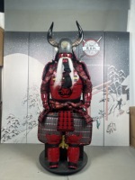 Ensemble complet d'armure de samouraï rouge brillant avec casque Kabuto à grandes cornes, masque Oni Menpo, barbe blanche, collection adulte, émail dur en fer pour exposition