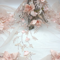Tissu en dentelle de tulle léger et écologique brodé de fleurs 3D multicolores, avec appliques en organza de mousseline pour mariage