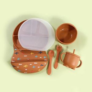 Nouveau design personnalisé ensemble de vaisselle en silicone pour bébés 7 pièces <span class=keywords><strong>assiette</strong></span> à manger pour tout-petits avec couvercle et fourchette cuillère bavoir bol tasse - Product Image 2