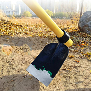 <span class=keywords><strong>Houe</strong></span> agricole robuste tout acier forgé à tête plate, en acier de voie ferrée épaissi, avec manche en bois massif pour l'agriculture - Product Image 2