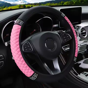Brillante cristal diamante Rosa rojo púrpura duradero microfibra cuero <span class=keywords><strong>volante</strong></span> <span class=keywords><strong>cubre</strong></span> coche Interior Trim Set para mujeres niñas - Product Image 1