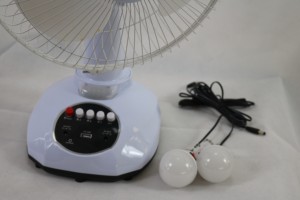 Ventilateur de table solaire rechargeable de haute qualité à livraison rapide, 12 pouces, avec panneau solaire et 2 ampoules LED - Product Image 2