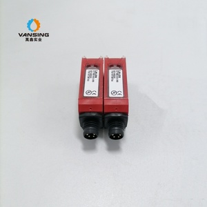 Sensor Industrial ET5BI-4X-M8 - Componentes Eléctricos para Línea de Producción de Cartón Corrugado - Product Image 2