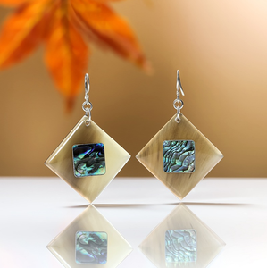 Pendientes de Cuerno de Búfalo con Textura Natural de Minh Giang Craft, Accesorio Elegante y Sostenible para Fiestas o Uso Diario - Product Image 3