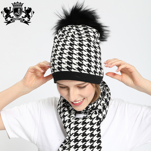 Janefur Scarves Beanie <span class=keywords><strong>Bonnet</strong></span> à carreaux pour femmes Hiver doux Angora Beanie Hat With Fur Pom Neck Warmer Scarf - Product Image 4