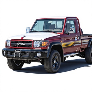 Land Cruiser LC79 Pickup 2022 4.2L 4x4 Diesel Cabina Singola 6 Posti Cerchi R18 Aria Condizionata Manuale Guida a Sinistra Sedili in Pelle Alluminio - Product Image 1