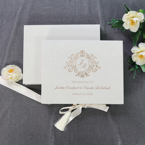 Boîtes d'<span class=keywords><strong>invitation</strong></span> de mariage de luxe en velours blanc faites à la main <span class=keywords><strong>avec</strong></span> monogramme, feuille d'or acrylique et <span class=keywords><strong>photo</strong></span> douce pour événement de mariage - Product Image 4