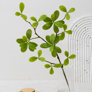 Fleur Artificielle Délicieuse, Pieris Japonica 45cm, PVC Souple Ignifuge, Plante Décorative d'Intérieur Verte - Product Image 3