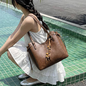 Sac à bandoulière rétro grande capacité de couleur unie pour femme, fermeture éclair, nouveau sac à main tendance, sac fourre-tout - Product Image 1