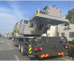 Alto rendimiento Zoomlion 100 toneladas ZTC1000V562 Camión grúa hidráulica calidad utilizada con componentes centrales motor bomba caja de cambios - Product Image 5