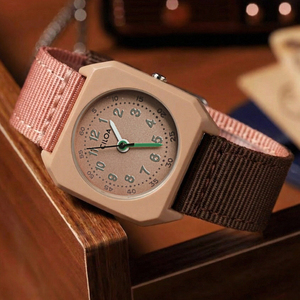 Reloj Infantil Personalizable CILOA, de Cuarzo, con Puntero, Moderno, Casual, Cuadrado, Marrón, Resistente al Agua, Estilo Estudiantil, de Aleación - Product Image 3