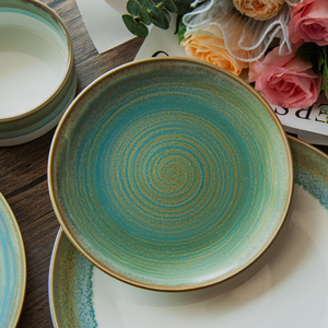 Ensemble de plats à manger en porcelaine peinte à la main nordique vaisselle à glaçure réactive unique plats et assiettes de restauration en céramique pour restaurant - Product Image 4