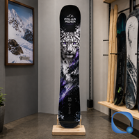 Snowboard Twin Flex All Mountain avec forme asymétrique et graphismes Flat Flower pour les skieurs adultes, doté de bois de peuplier et de carbone
