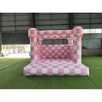 Château gonflable à motifs pour fête