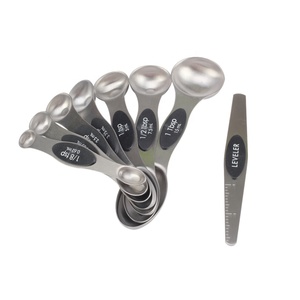 Ensemble de cuillères à mesurer magnétiques pleine grandeur avec niveleur - Product Image 1