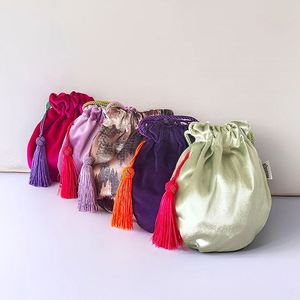 OEM Wholesale Custom Soft Velvet Gift Packaging <b>Drawstring</b> <b>Pouch</b> Multiple Colors Jewelry <b>Drawstring</b> Bag Velvet <b>Pouch</b> With Tassel - Product Image 1