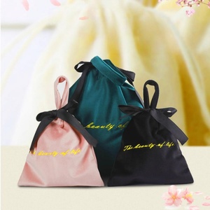 High-quality Eco-Friendly Durable Velvet Fabric <b>Small</b> Plush Bag Drawstring Closure Jewelry Pouch Decorative Collectible <b>Gift</b> <b>Box</b> - Product Image 6