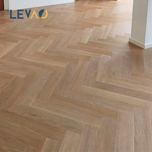 Revêtement de sol SPC écologique et imperméable LEVAO avec installation par clic pour utilisation en salle de sport - Design moderne antidérapant et résistant à l'usure - Product Image 1