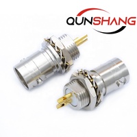 Konektor Panel BNC Twinax Dua Pin Terpolarisasi 2-lug, Receptacle Betina BNC Ganda, Tipe Solder 50 0-6G, Terminal Solder Cup