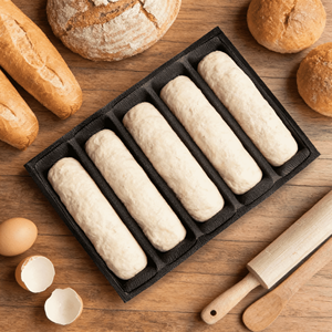Nouvelle Moule à Baguettes Françaises Classique 5 Emplacements en Silicone Antiadhésif Perforée pour la Cuisson à Domicile, en Cuisine ou lors de Fêtes – Facile à Utiliser, Forme Rectangulaire - Product Image 4