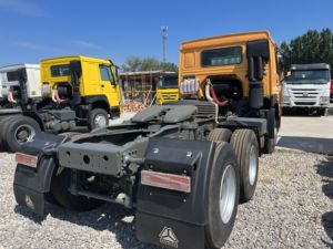 รถบรรทุกหัวลากมือสอง Sinotruk Euro2 ดีเซล 6x4 พวงมาลัยซ้าย HOWO 10 ล้อ รับน้ำหนัก 21-30 ตัน 371 แรงม้า กล้องมองหลัง 360 องศา - Product Image 5