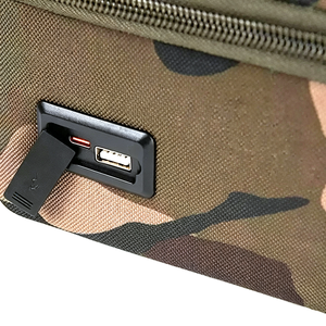 Bolsa de Pesca de Carpa con Diseño de Camuflaje, con Puerto de Carga USB, Parte Superior Rígida, para Guardar Paquetes de Energía y Aparejos Electrónicos - Product Image 5